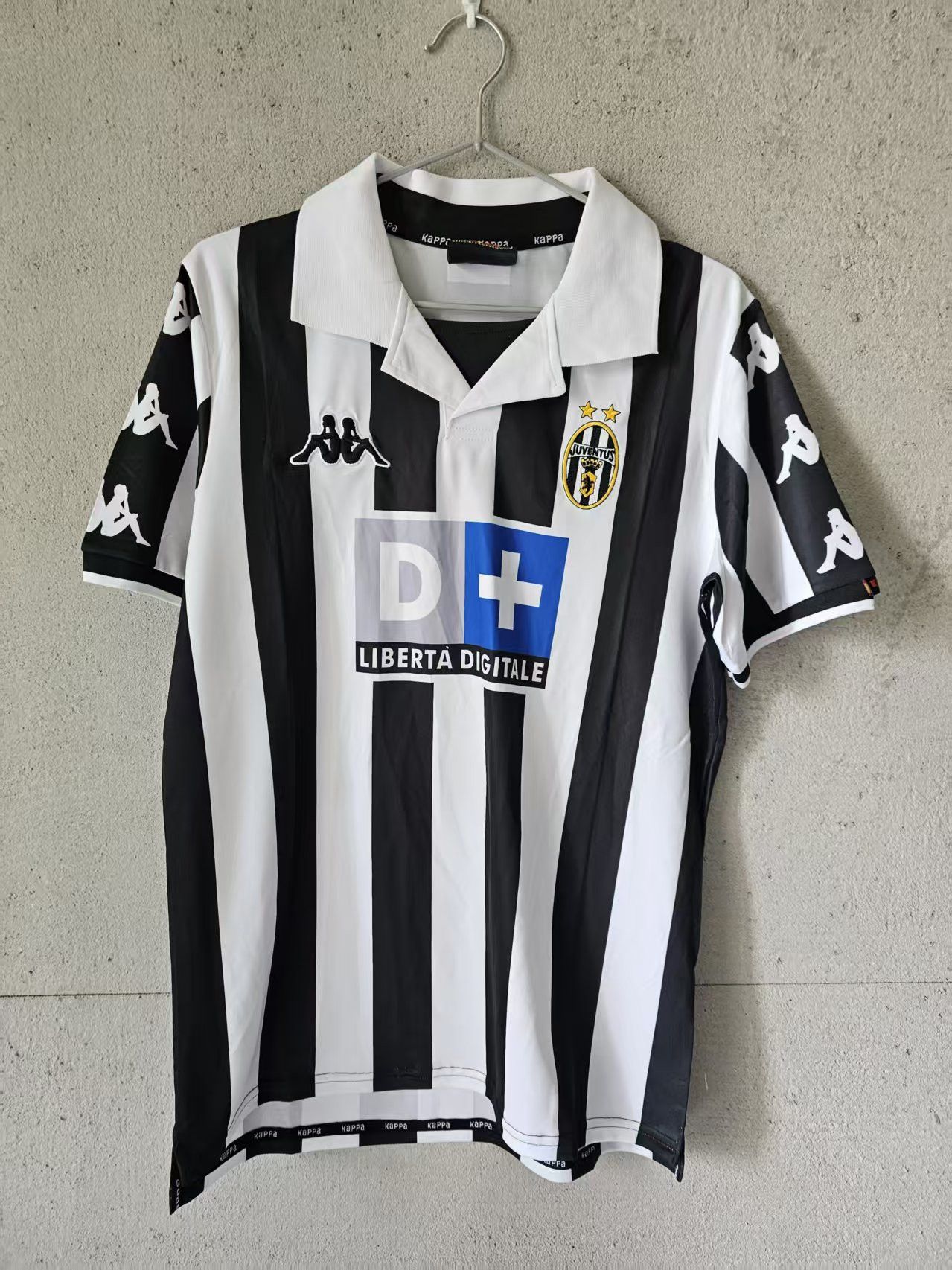 Other Thierry Henry Jersey 1999 2000 Juventus Size US XL / EU 56 / 4 - 1 Thumbnail
