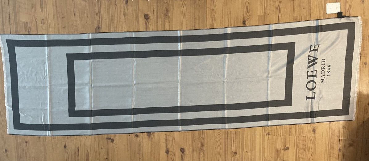 Loewe Loewe silk scarf foulard Size ONE SIZE - 4 Thumbnail