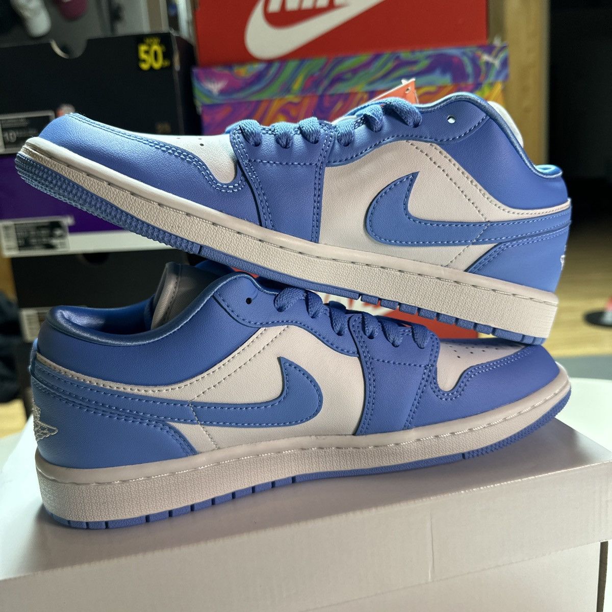 Jordan Brand × Nike *NEW* size 9 US Women JORDAN 1 UNC Low University Blue Size US 9 / IT 39 - 4 Thumbnail