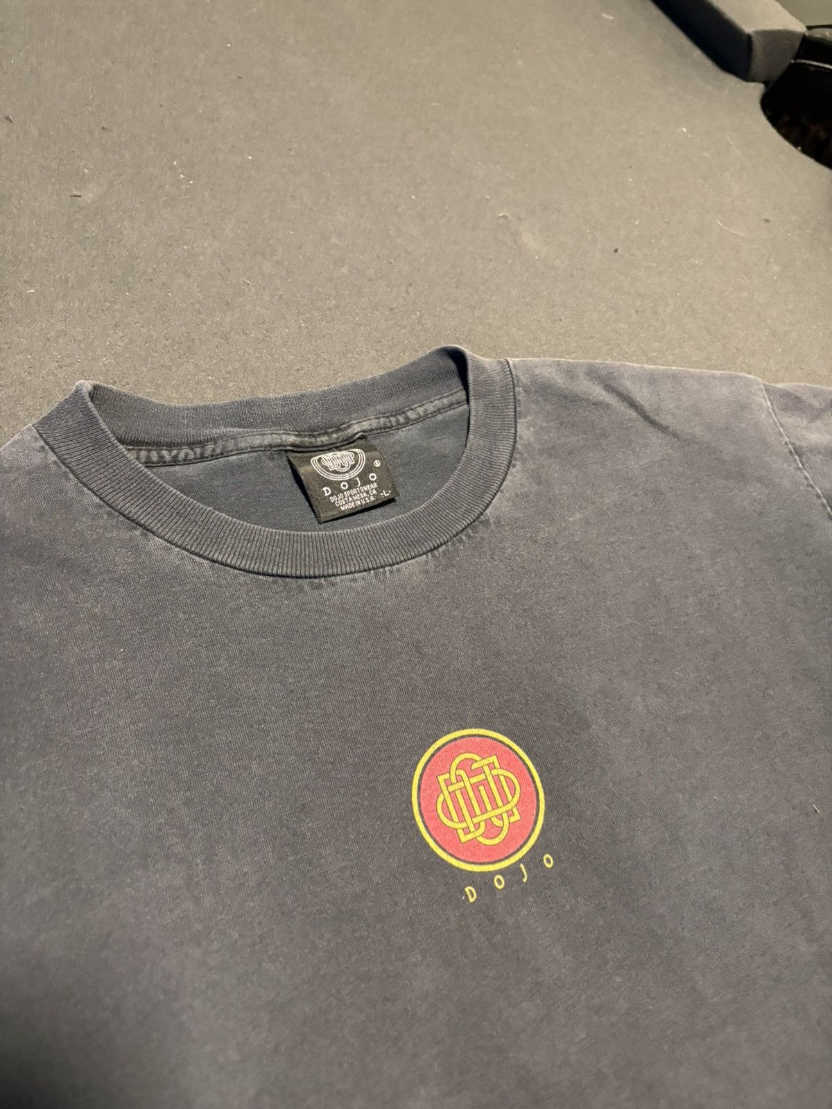 Vintage 90s Cropped Dojo Athletics “Twin Dragons” tee Size US L / EU 52-54 / 3 - 5 Thumbnail