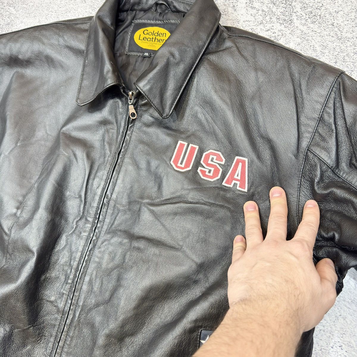 Other Vintage Mens Leather Bomber Jacket USA XL size Size US XL / EU 56 / 4 - 6 Thumbnail