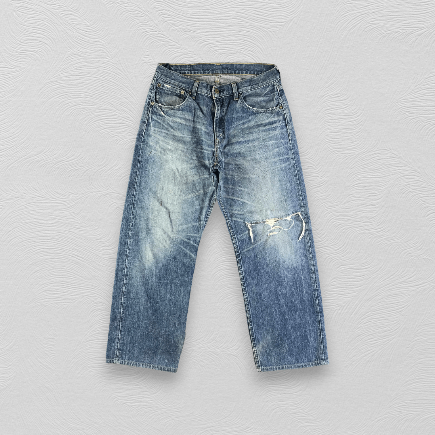 Levi's Vintage Levis 504 Jeans Medium Wash Denim KJ2193 Size US 32 / EU 48 - 1 Thumbnail