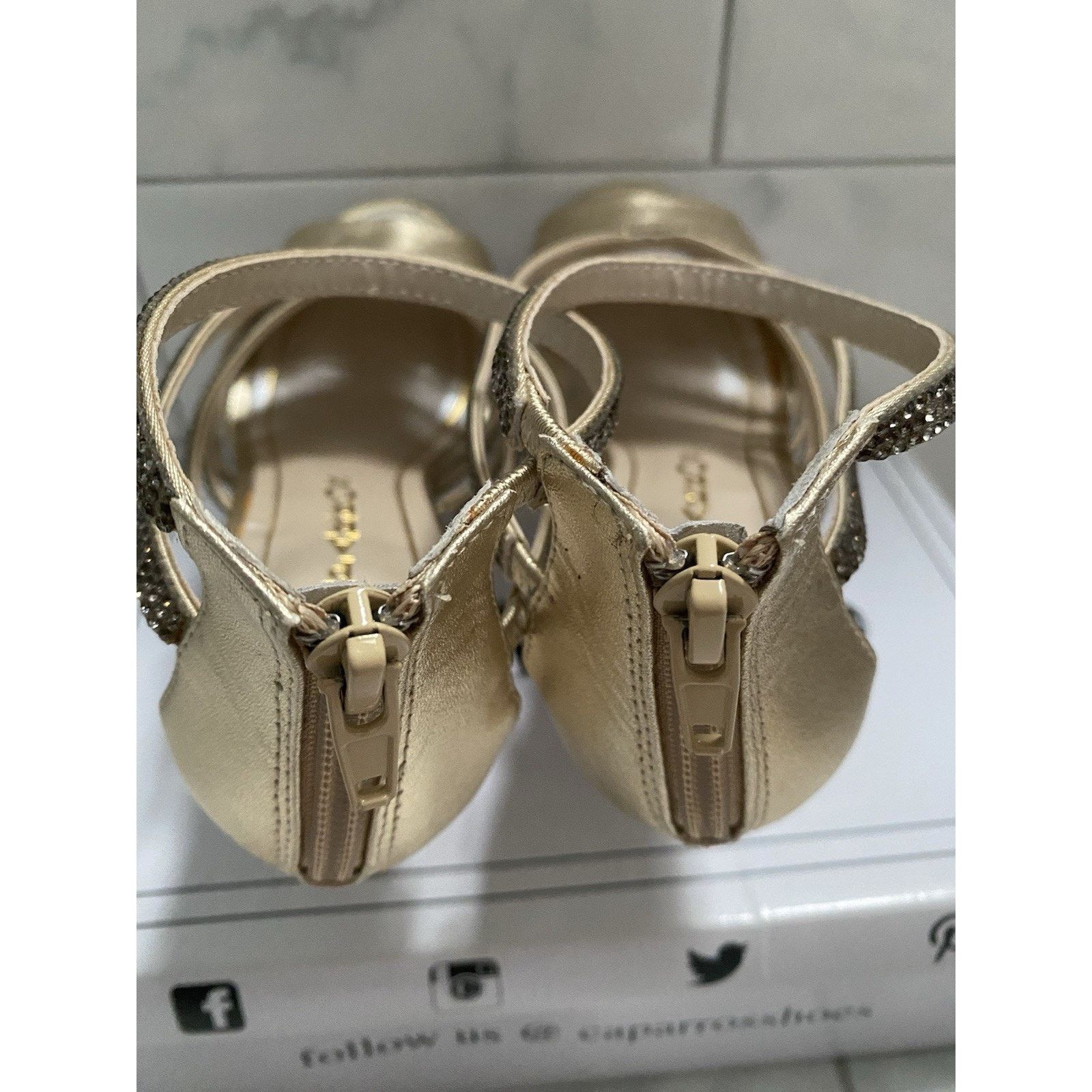 &Daughter × Other Caparros Platino Metallic Gold Open Toes Sz 61/2 M Size US 6.5 / IT 36.5 - 5 Thumbnail