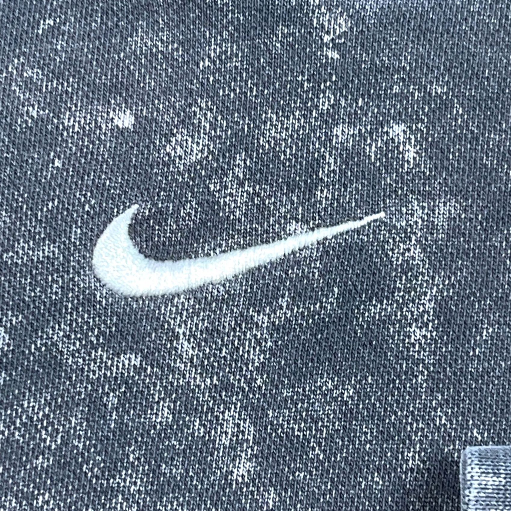 Nike Nike Hoodie Women 1X Center Swoosh Cropped Baggy Retro Faded Black Acid Wash Size XL / US 12-14 / IT 48-50 - 6 Thumbnail
