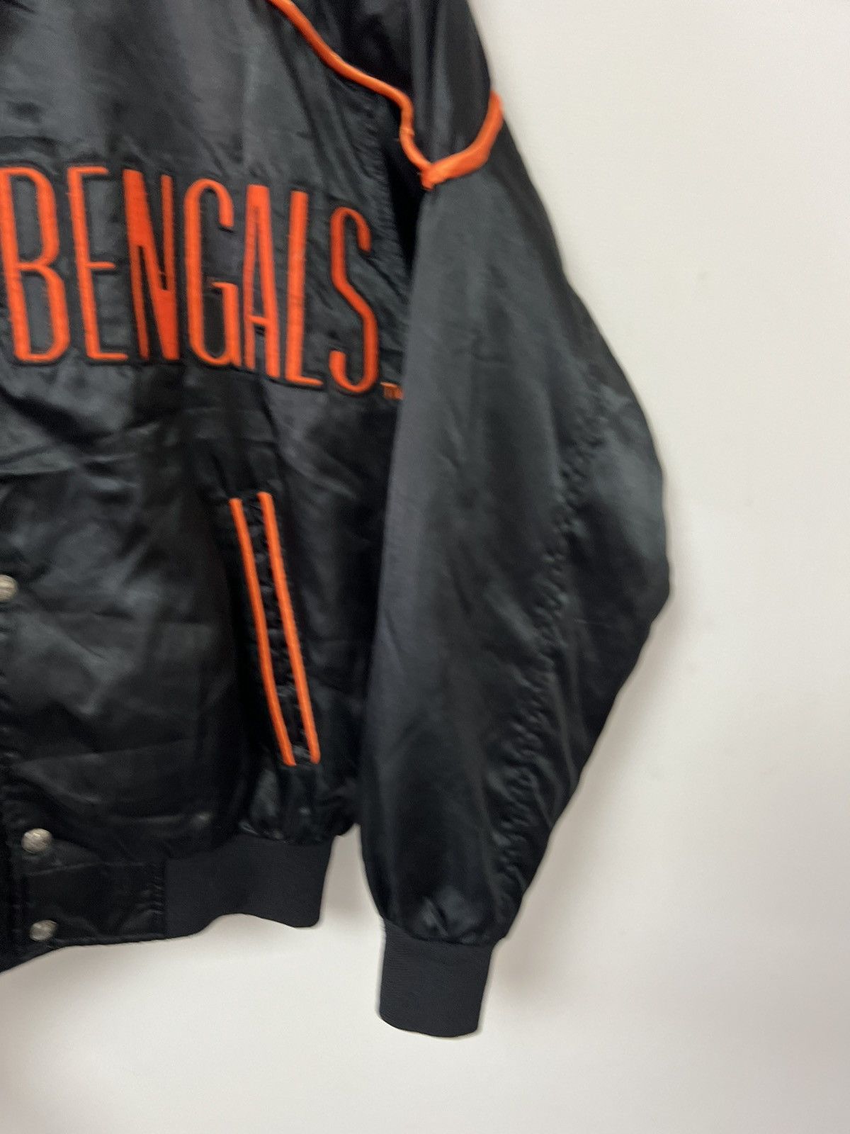 Vintage Vintage 90s Cincinnati Bengals Bomber Jacket Nfl Campri S/M Size US M / EU 48-50 / 2 - 21 Thumbnail