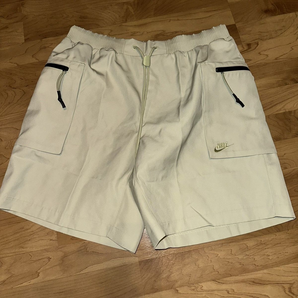 Nike Nike Sportswear Tech Pack Green Woven Utility Shorts M Size US 33 - 5 Thumbnail