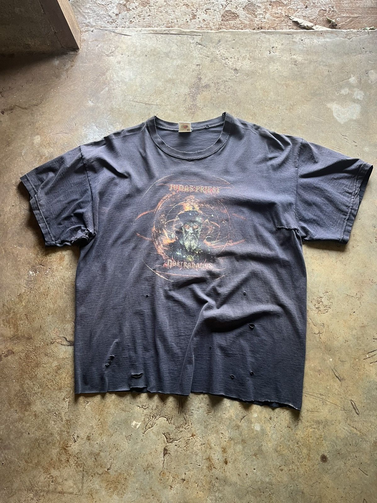 Vintage Thrashed faded judas priest tee Distressed Size US L / EU 52-54 / 3 - 1 Thumbnail