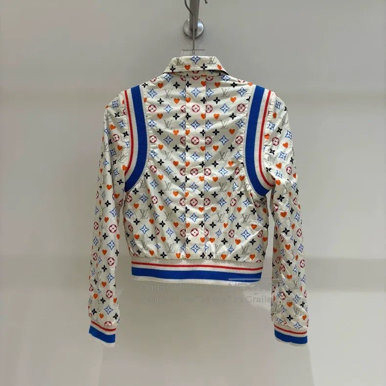 Louis Vuitton Louis Vuitton Nylon presbyopic print reversible jacket Size XS / US 0-2 / IT 36-38 - 2 Thumbnail