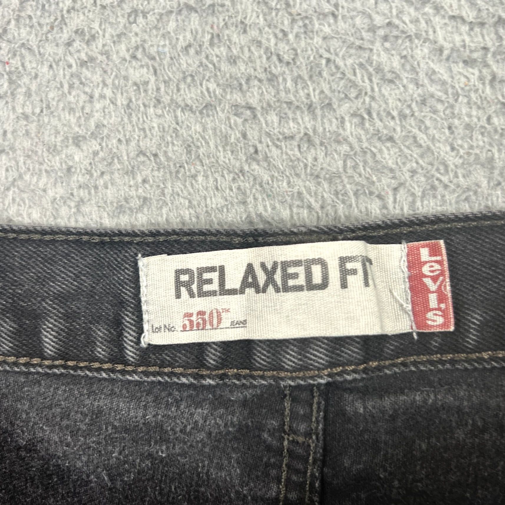 Levi's VINTAGE Levi's 550 Jeans Mens 39x34 Relaxed Distressed Straight Leg Black Grunge Y2K Size US 39 - 5 Thumbnail