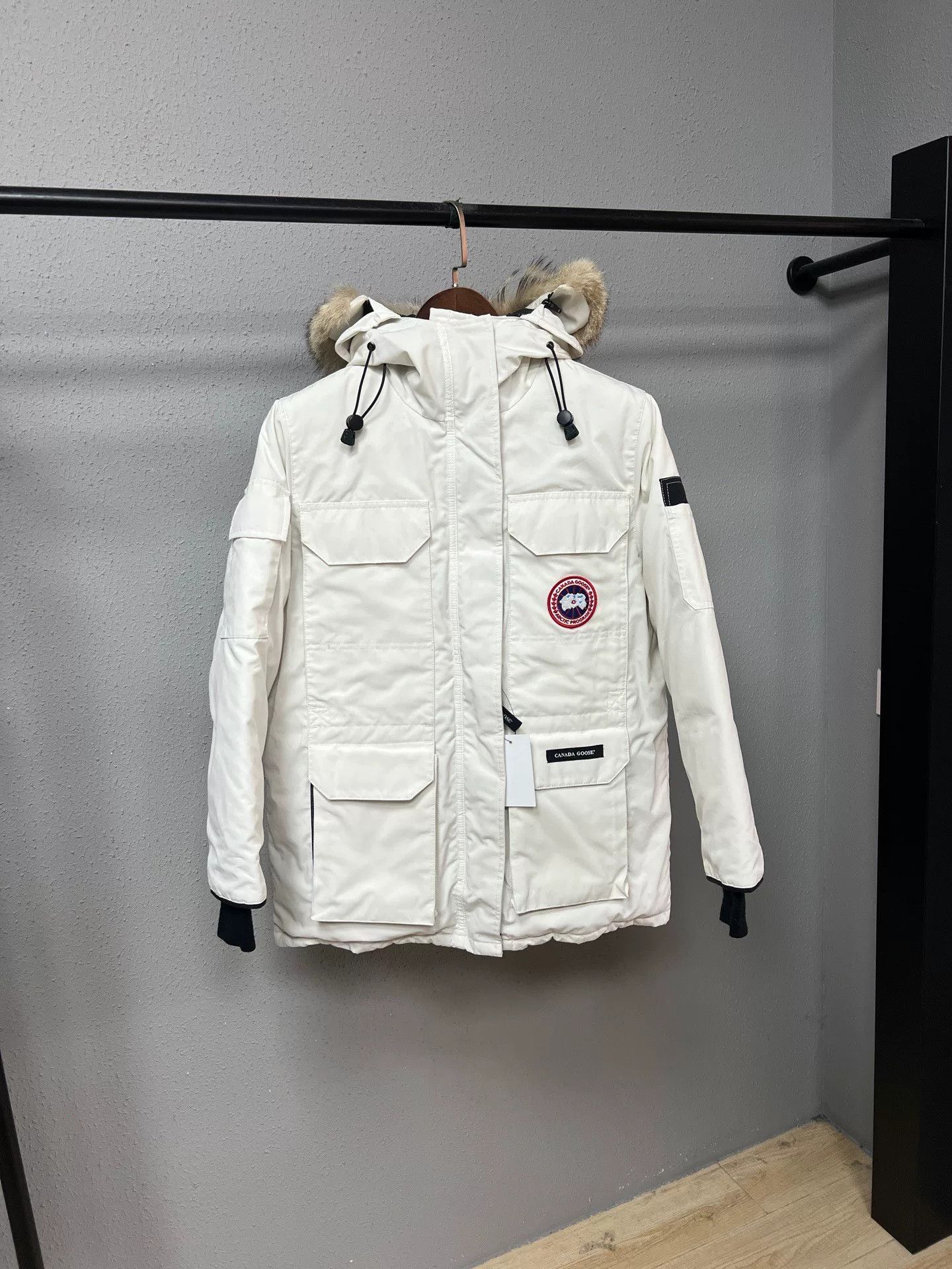 Canada Goose canada goose white expedition down coat Size US L / EU 52-54 / 3 - 1 Thumbnail