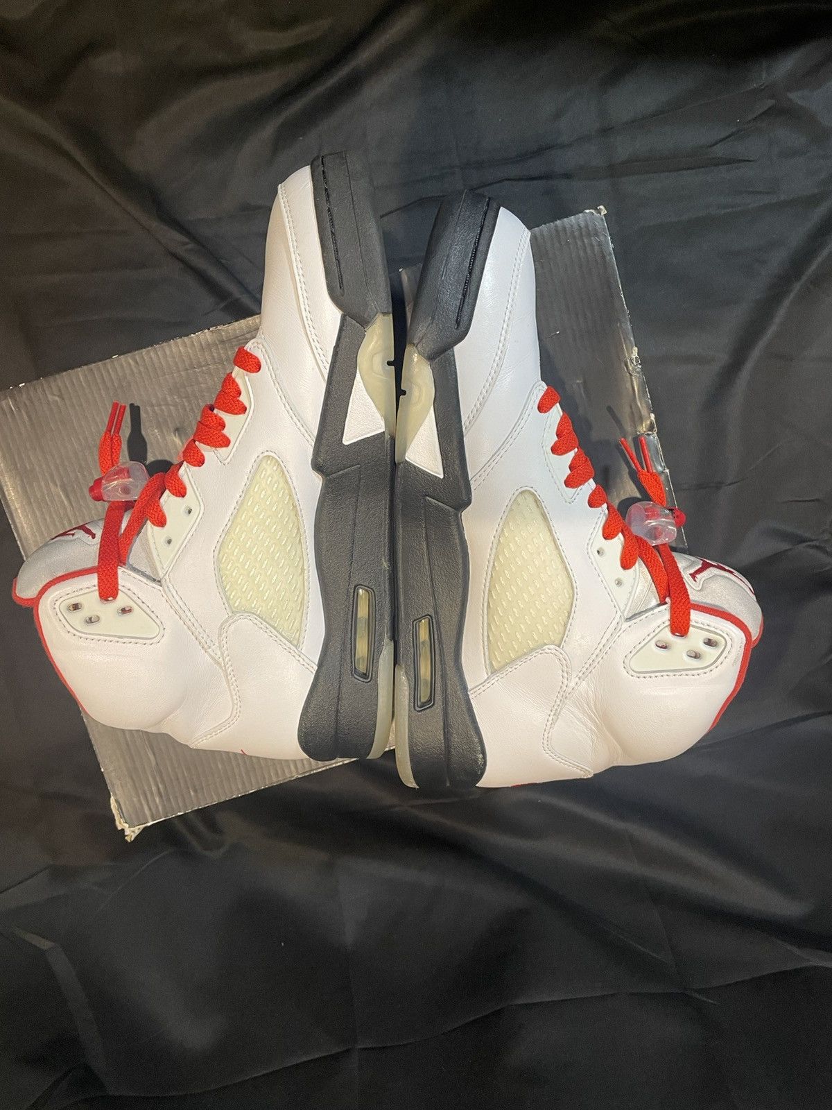 Jordan Brand × Nike Jordan 5 fire red 2020 Size US 9 / EU 42 - 3 Thumbnail