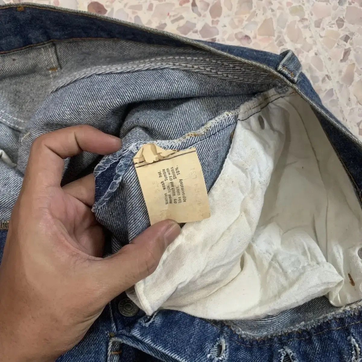 Levi's Vintage Levi’s 501 Jeans Levis Ripped Distressed Denim Pants Size US 30 / EU 46 - 7 Thumbnail