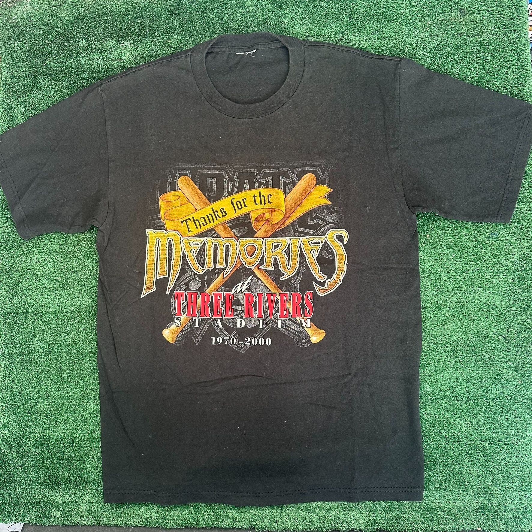 MLB Vintage Y2K Pittsburgh Pirates T-Shirt Three Rivers Stadium Size US L / EU 52-54 / 3 - 1 Thumbnail