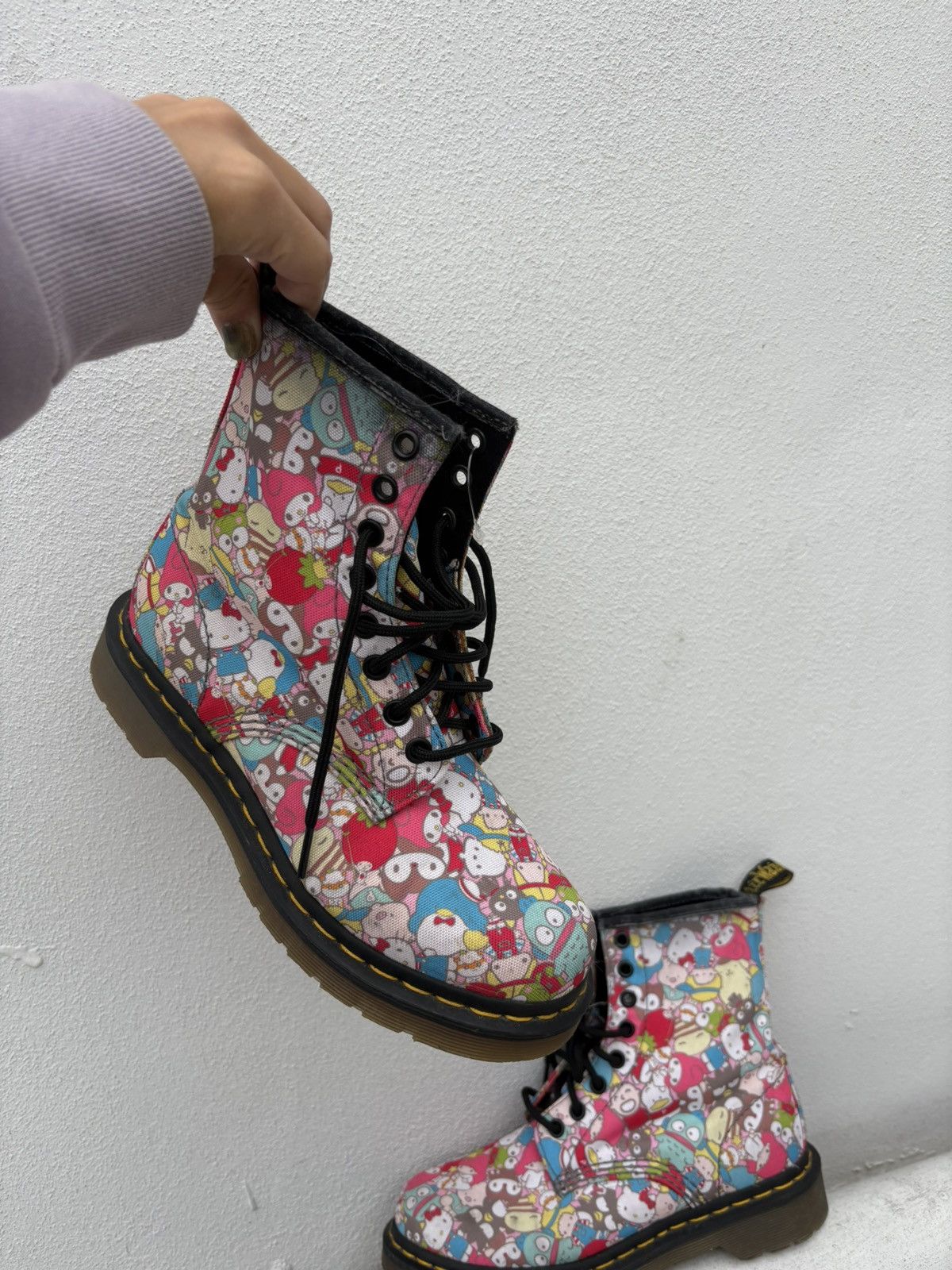 Dr. Martens Dr Martens x Hello kitty limited edition boots Size US 7 / IT 37 - 15 Thumbnail