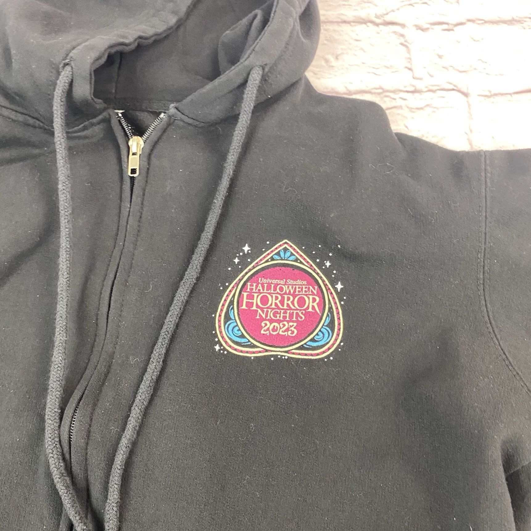 Vintage Univeral Studios Hoodie Adult Small 2023 Halloween Horror Nights Never Go Alone Size US S / EU 44-46 / 1 - 6 Thumbnail