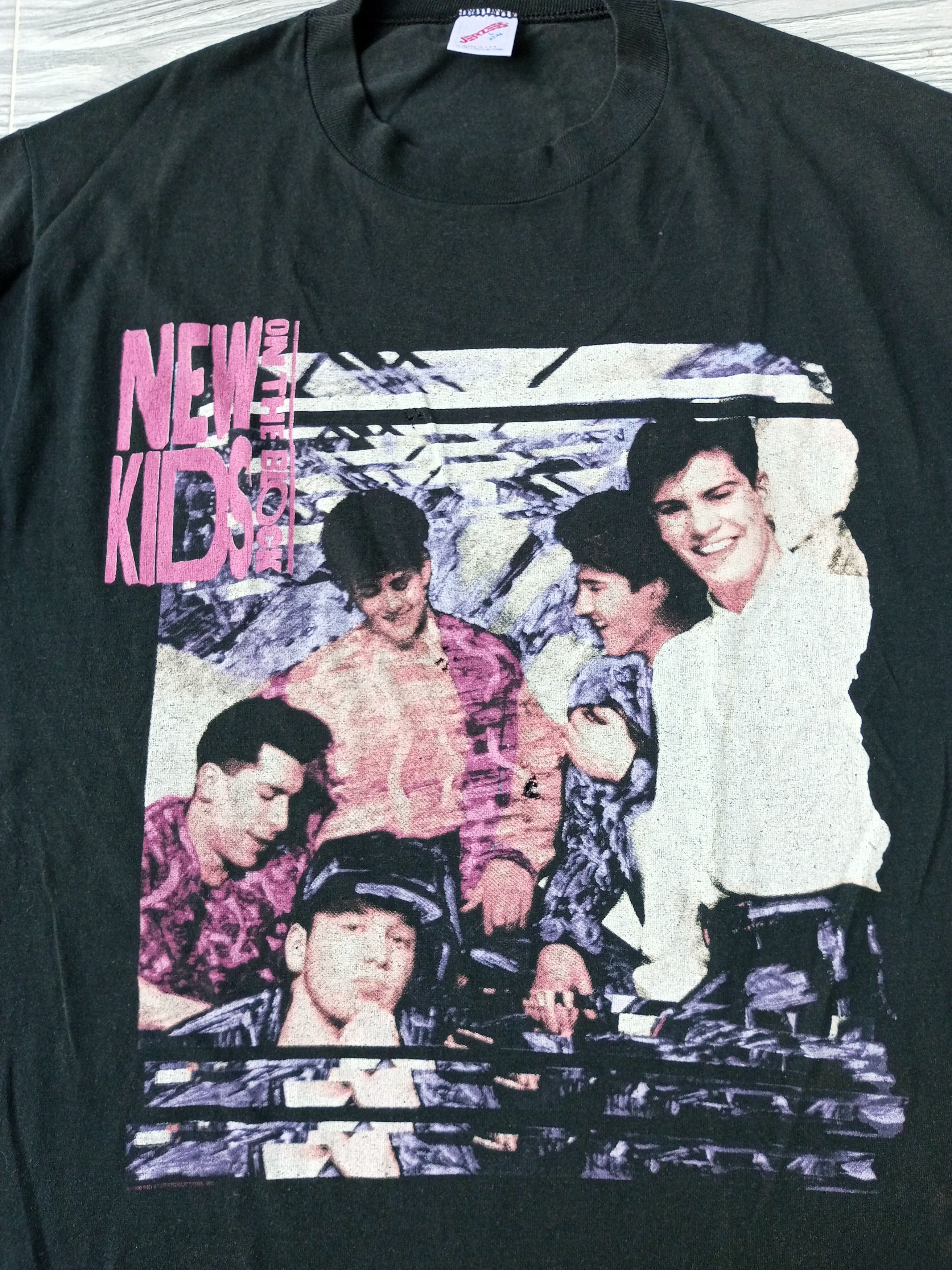 Band Tees Vintage 90s New Kids On The Block Magic Summer tour Size US L / EU 52-54 / 3 - 4 Thumbnail