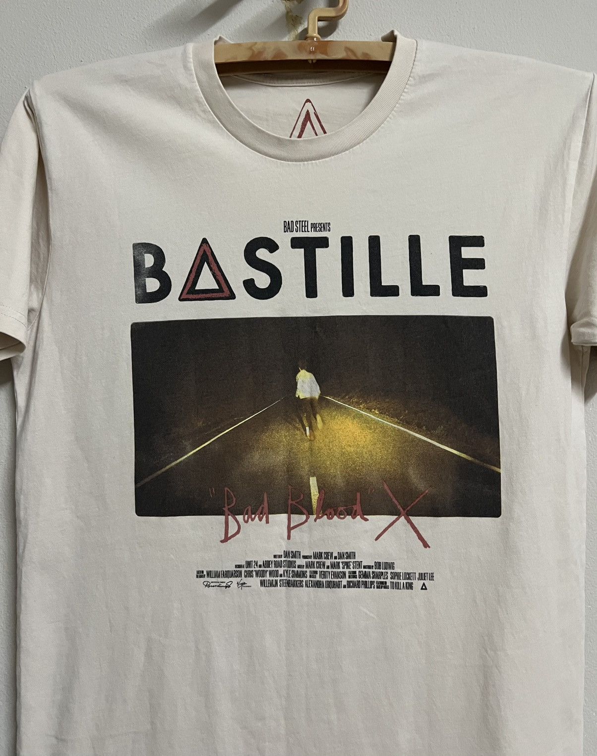 Band Tees Bastille Bad Blood Tee Indie Alt Rock Tour Shirt Size US M / EU 48-50 / 2 - 1 Thumbnail