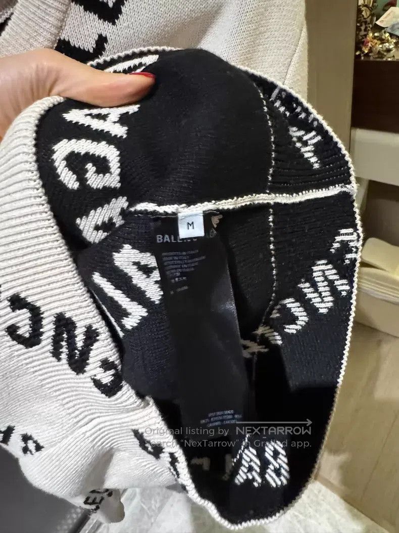 Balenciaga Balenciaga Beige Bullet Hole Logo Sweater Size US M / EU 48-50 / 2 - 4 Thumbnail