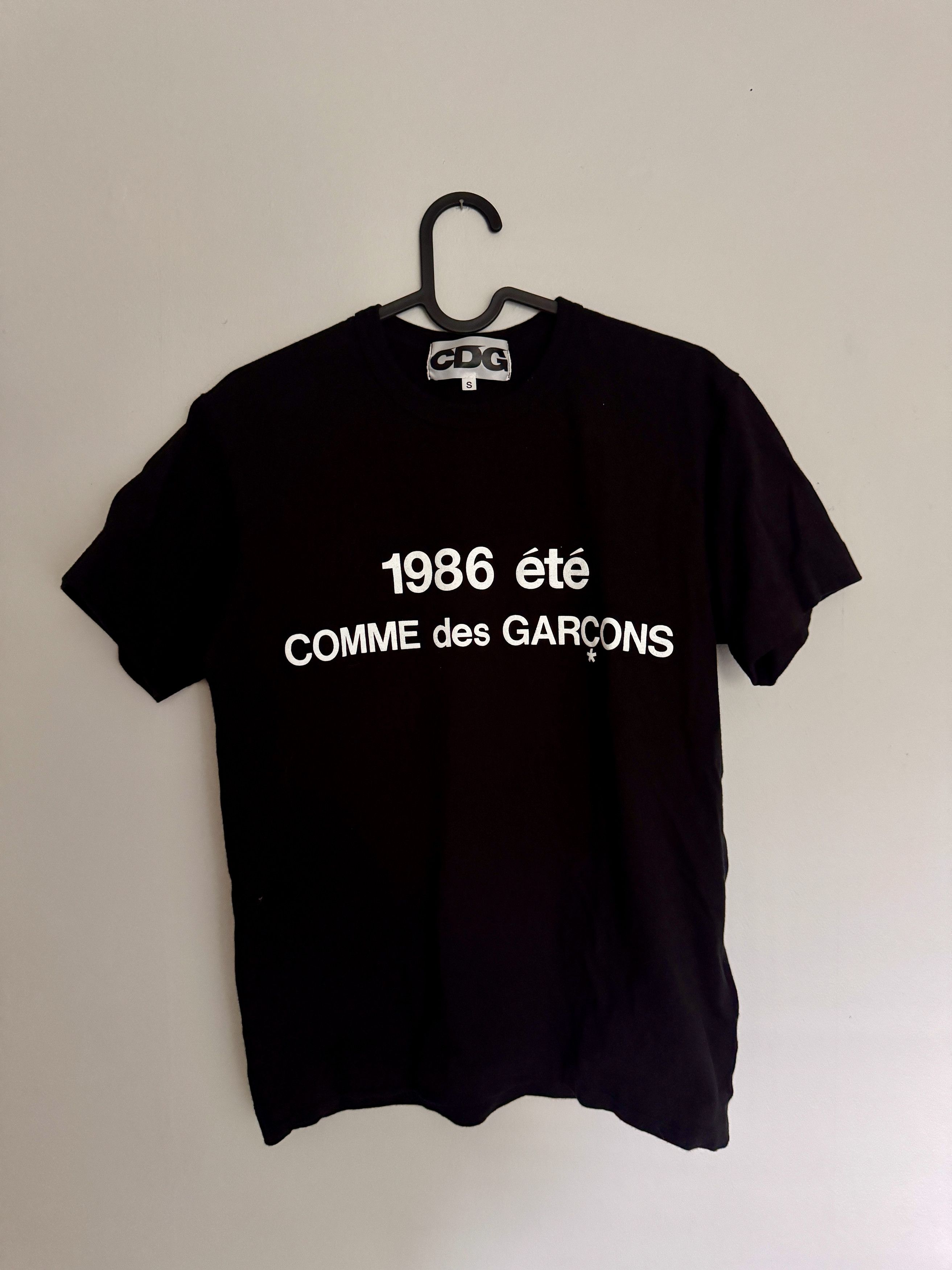 Comme des Garcons Short Sleeve Black CDG 1986 ete logo print T