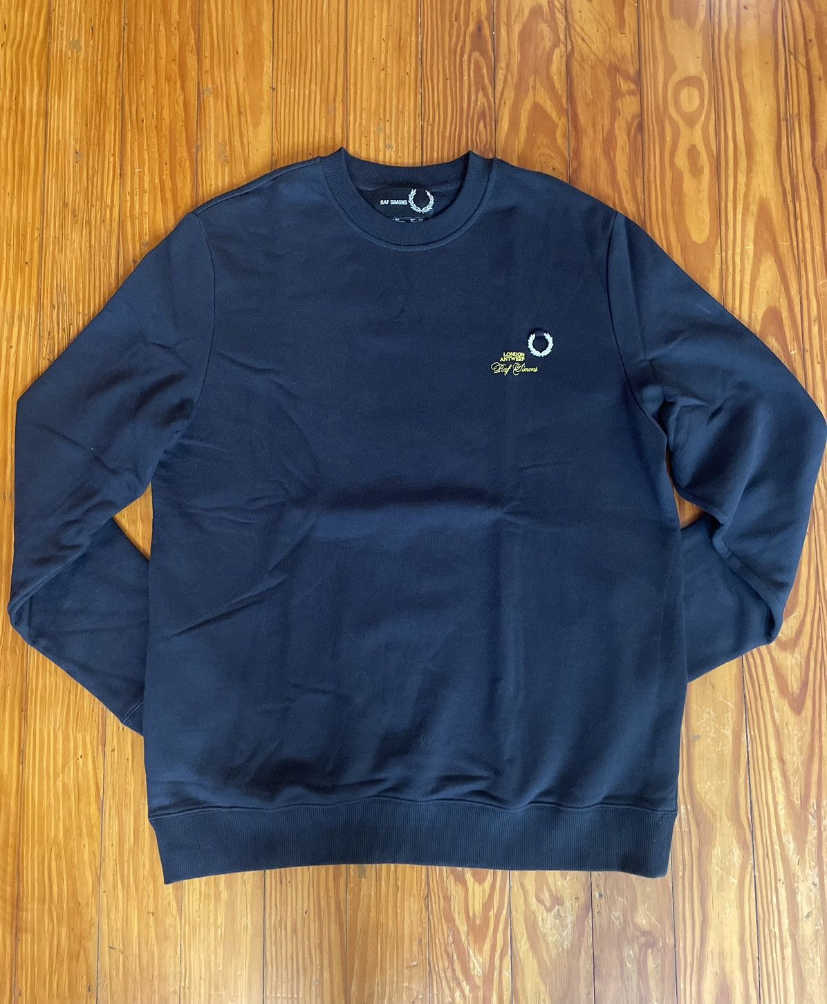 スウェット・トレーナー *RAF SIMONS* Crew neck logo sweatshirt dark navy 231823A5200 MUSINSA | RAF SIMONS Crew neck sweatshirt - Dark Navy