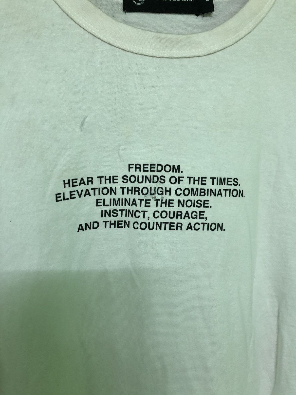 Undercover Vintage Uniqlo x Undercover Japanese Jun Takahashi Shirt Tee Size US M / EU 48-50 / 2 - 4 Thumbnail