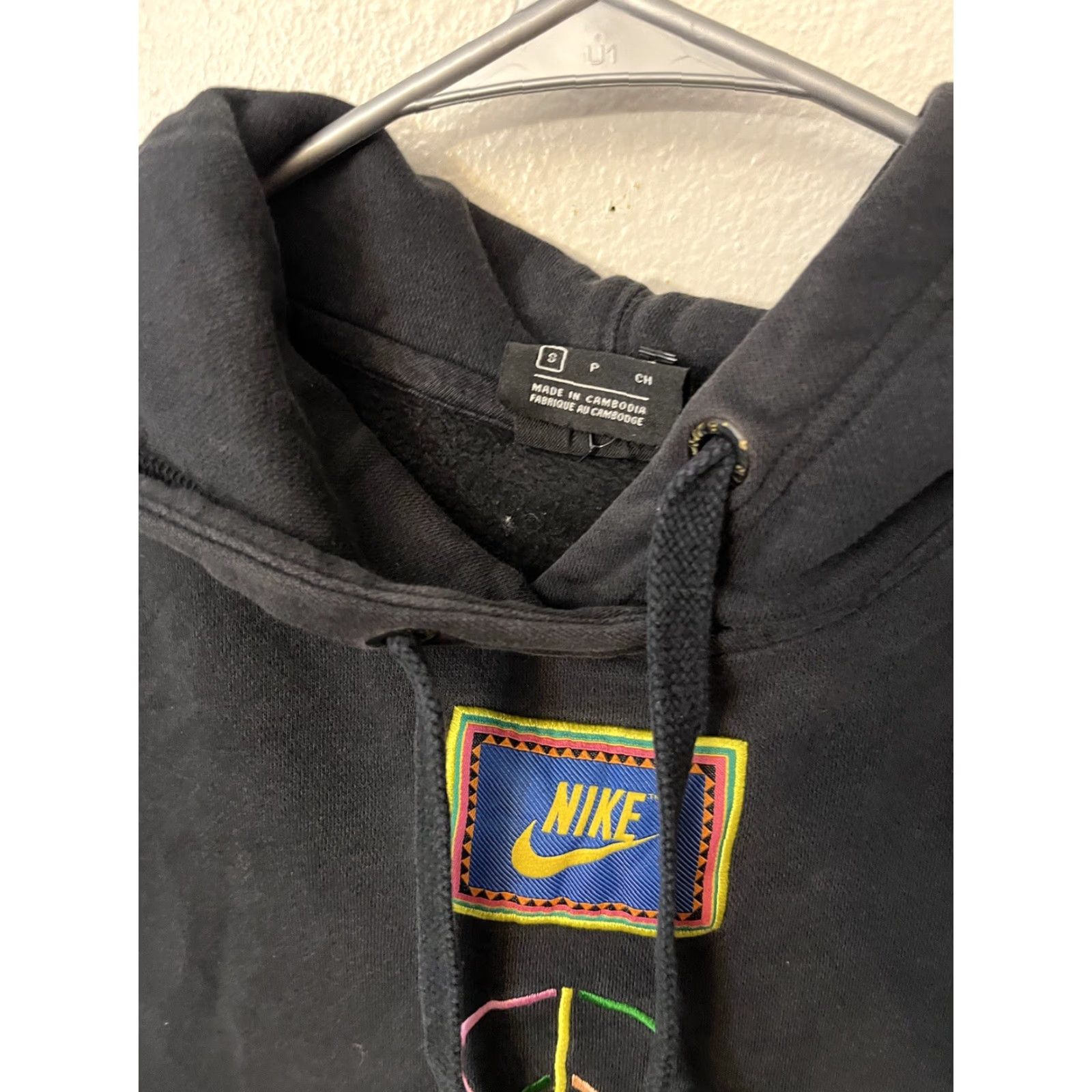 Nike NIKE Womens Sportswear Peace Pack Hoodie Black Small Distresed Pullover Embroidered 90s Peace Logo Activewear Casual Womens Hoodie, Black, Size S Size S / US 4 / IT 40 - 2 Thumbnail