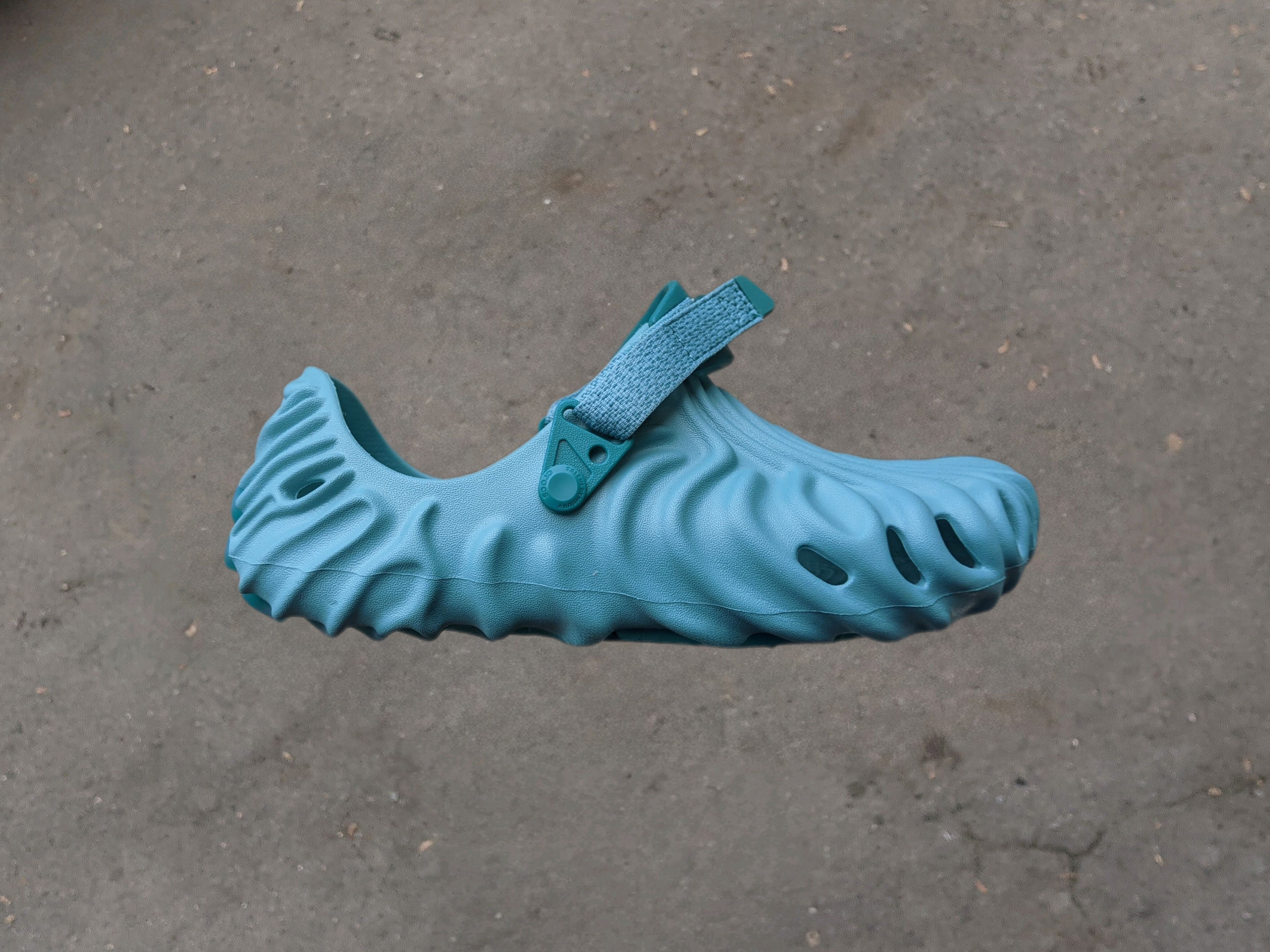 Crocs × Salehe Bembury Crocs x Salehe Bembury “Kumquat  display picture 1