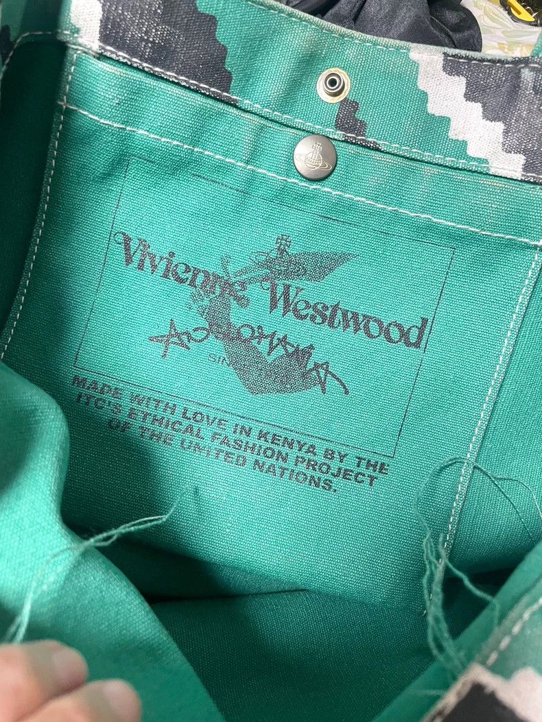 Vivienne Westwood Vivienne Westwood size os Green striped canvas earth print Size ONE SIZE - 8 Thumbnail