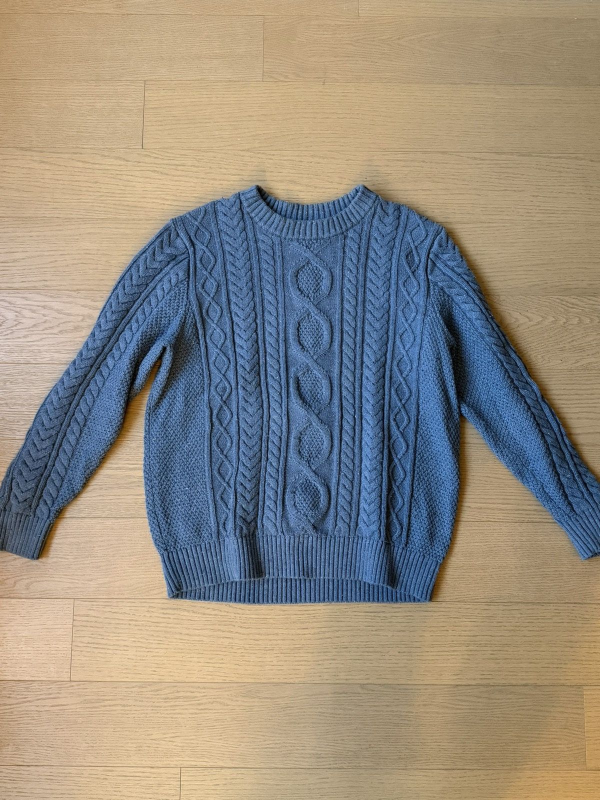L.L. Bean Royal Blue Heritage Knit Cable Fisherman’s Sweater Size US L / EU 52-54 / 3 - 1 Thumbnail