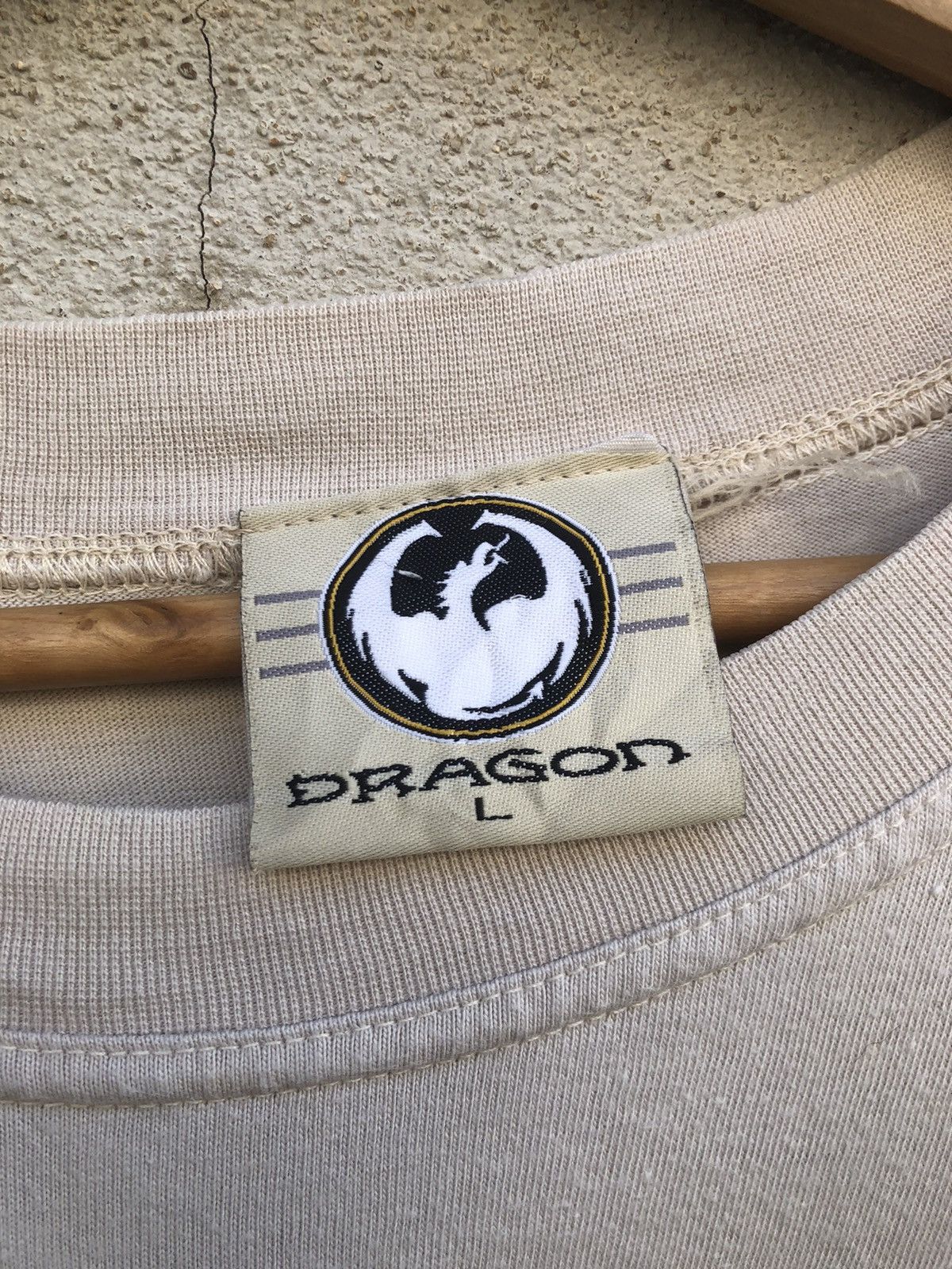 Vintage Vintage Dragon Skateboards Tshirt Surfing Size US L / EU 52-54 / 3 - 3 Thumbnail