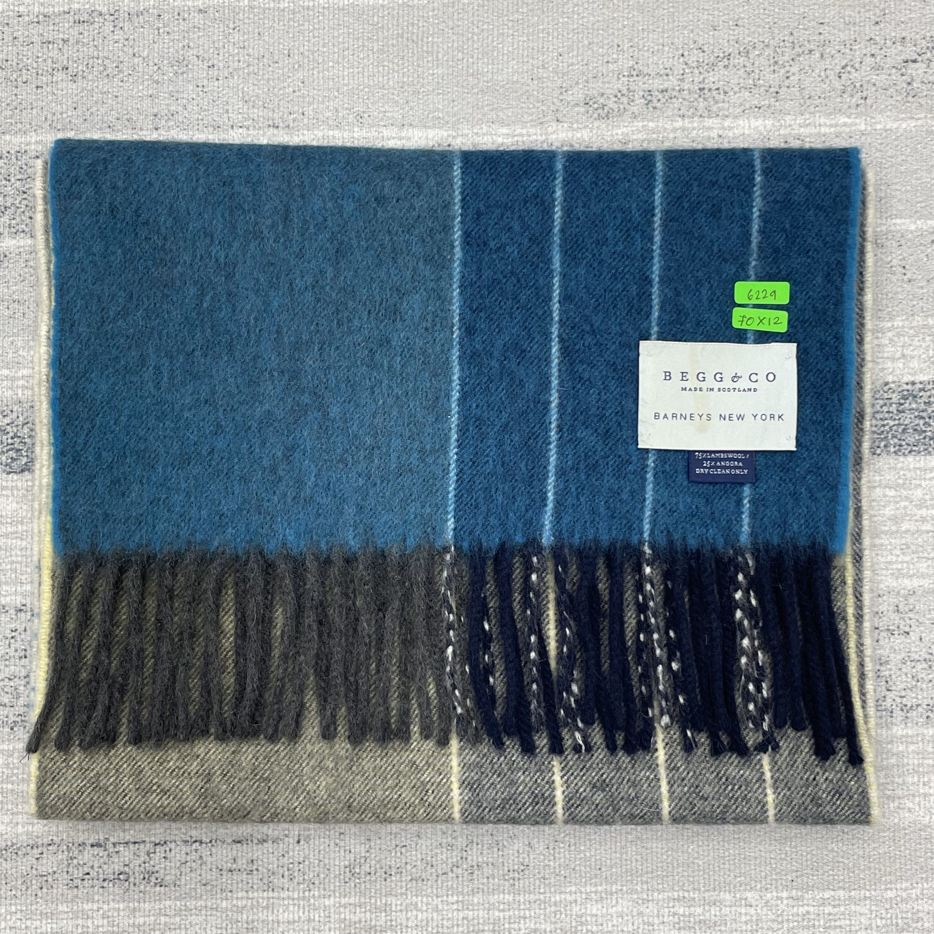 Barneys New York Barneys New York Scarf / Muffler - 6229 Size ONE SIZE - 10 Thumbnail