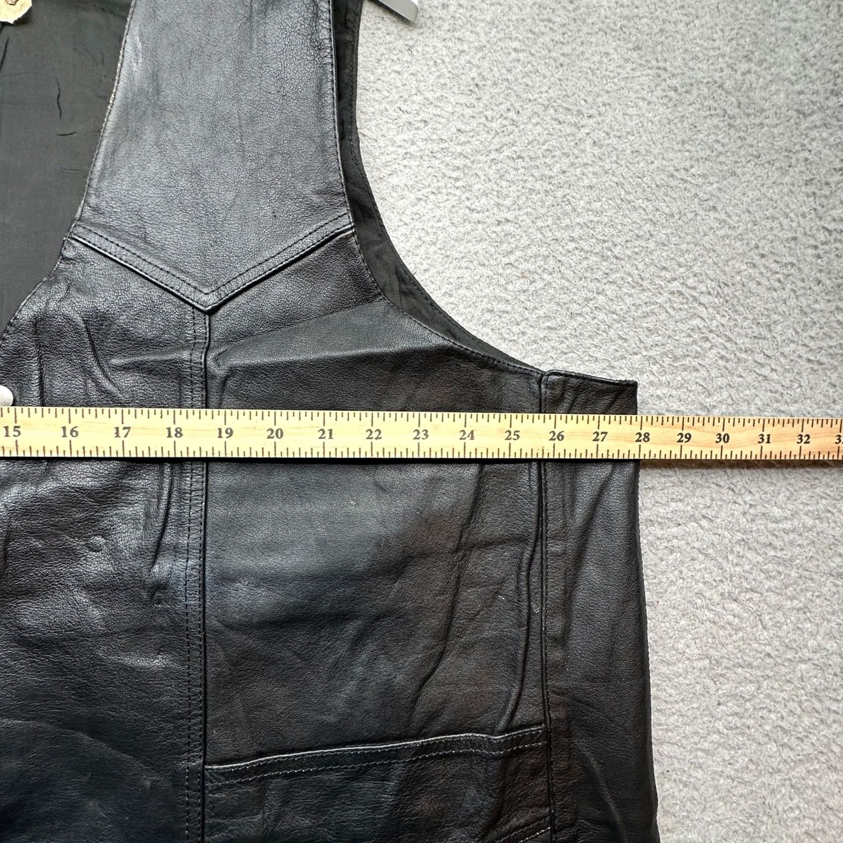 Vintage VINTAGE MOB Genuine Leather Biker Vest Mens 3XL Vietnam Patches Button Black Leather Vest Mens 3XL Vietnam Motorcycle Size US XXL / EU 58 / 5 - 4 Thumbnail