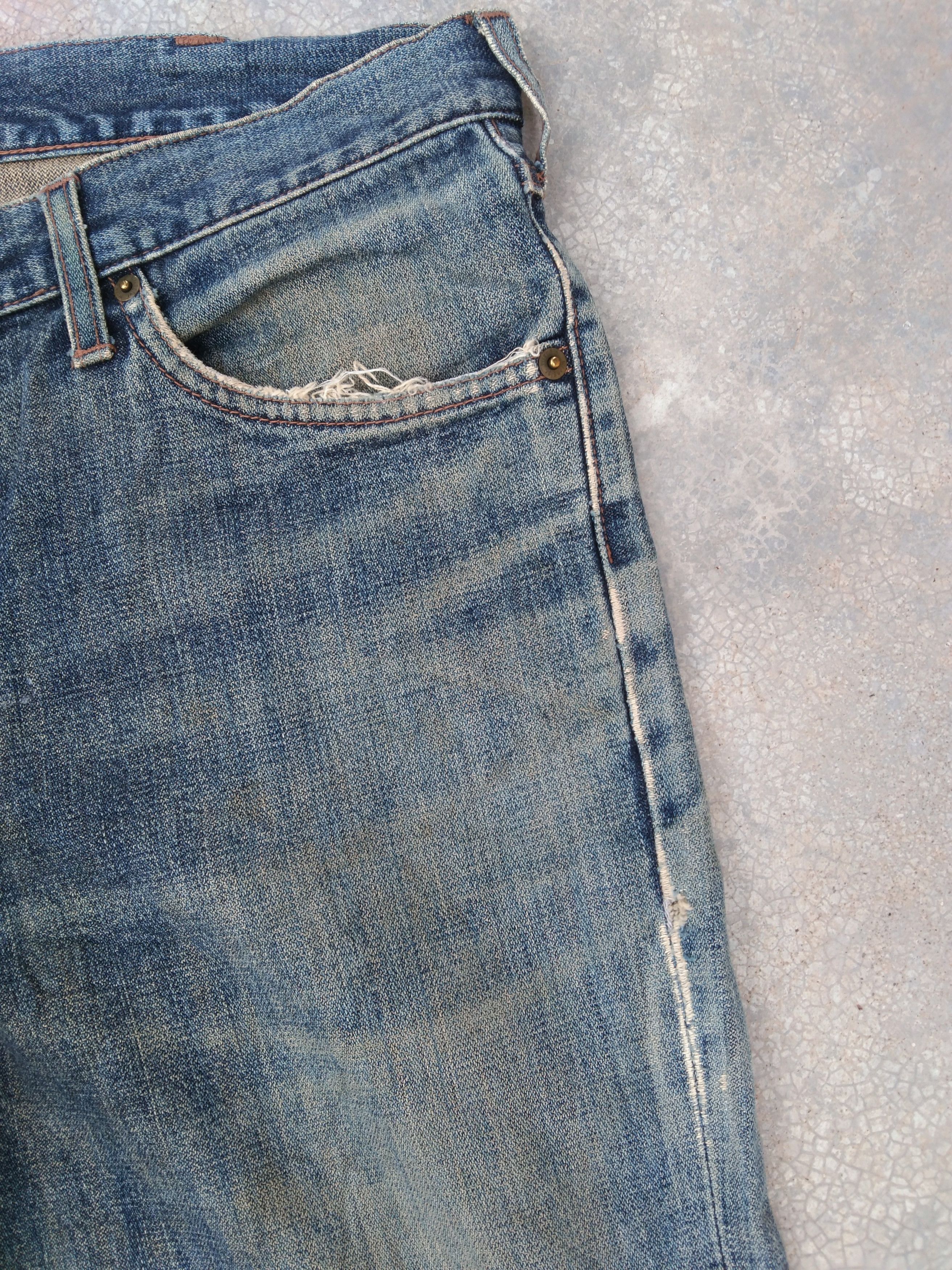 Wrangler Vintage Wrangler Straight Leg Distressed Jeans 33x30 Size US 33 - 8 Thumbnail