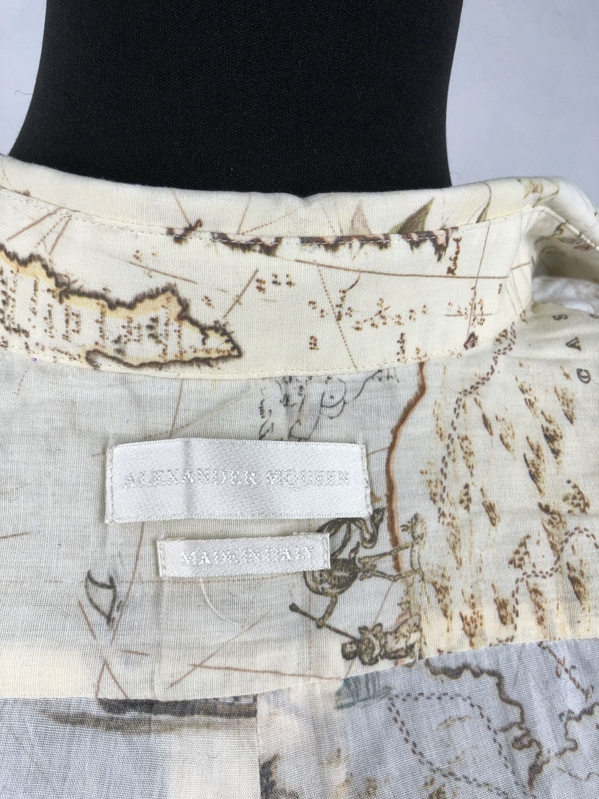 Alexander McQueen 2005 Alexander McQueen Antique Fantasy World Map Linen Shirt Size US XL / EU 56 / 4 - 7 Thumbnail
