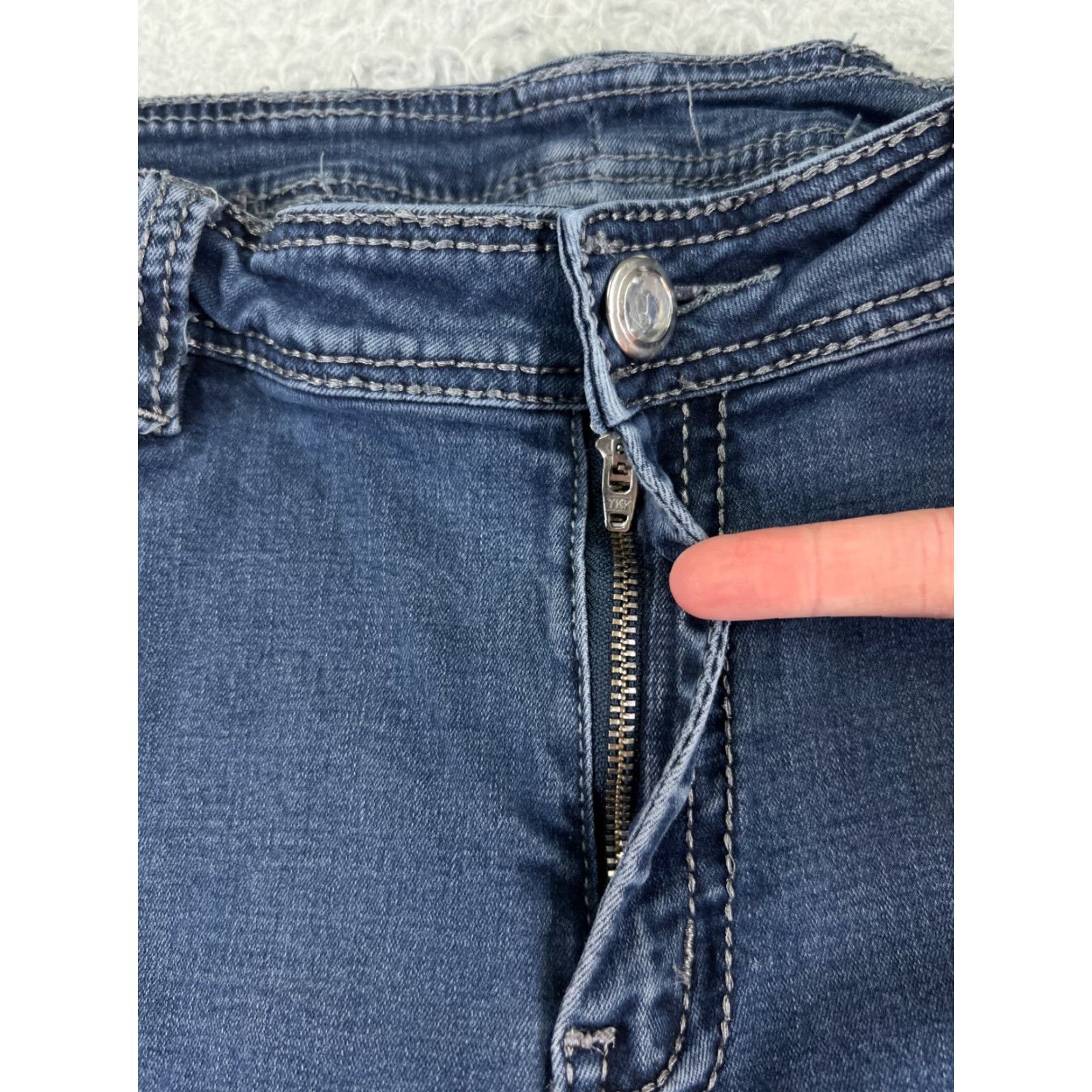 Dillard's Dillards Jeans Womens Denim Straight Leg Blue 25x30 5-Pocket Embroidered Zip Medium Wash Cotton Polyester Men? Size 42" / US 20 - 5 Thumbnail