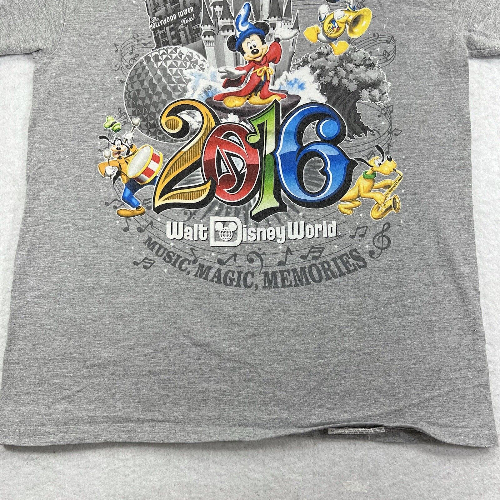 Disney Disney World Medium 2016 Music Magic Graphic T Shirt Size US M / EU 48-50 / 2 - 6 Thumbnail
