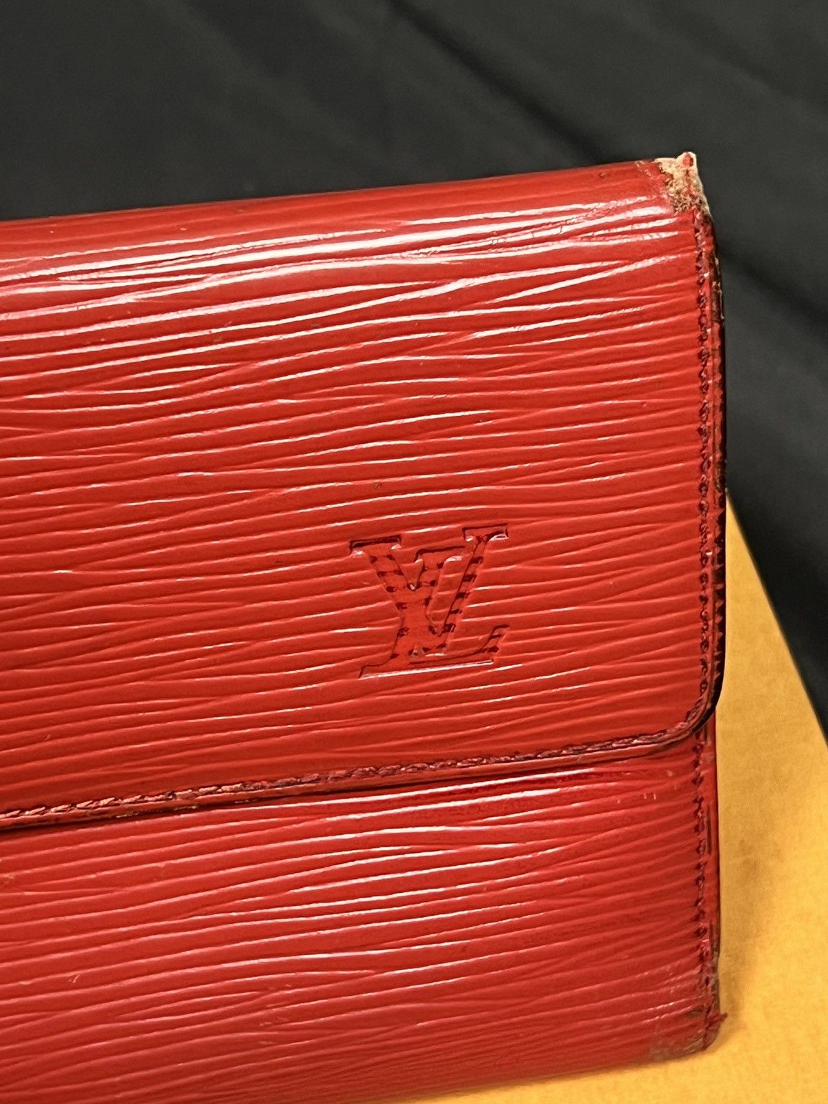Louis Vuitton Louis Vuitton Malletier red epi bifold vintage wallet Size ONE SIZE - 14 Thumbnail