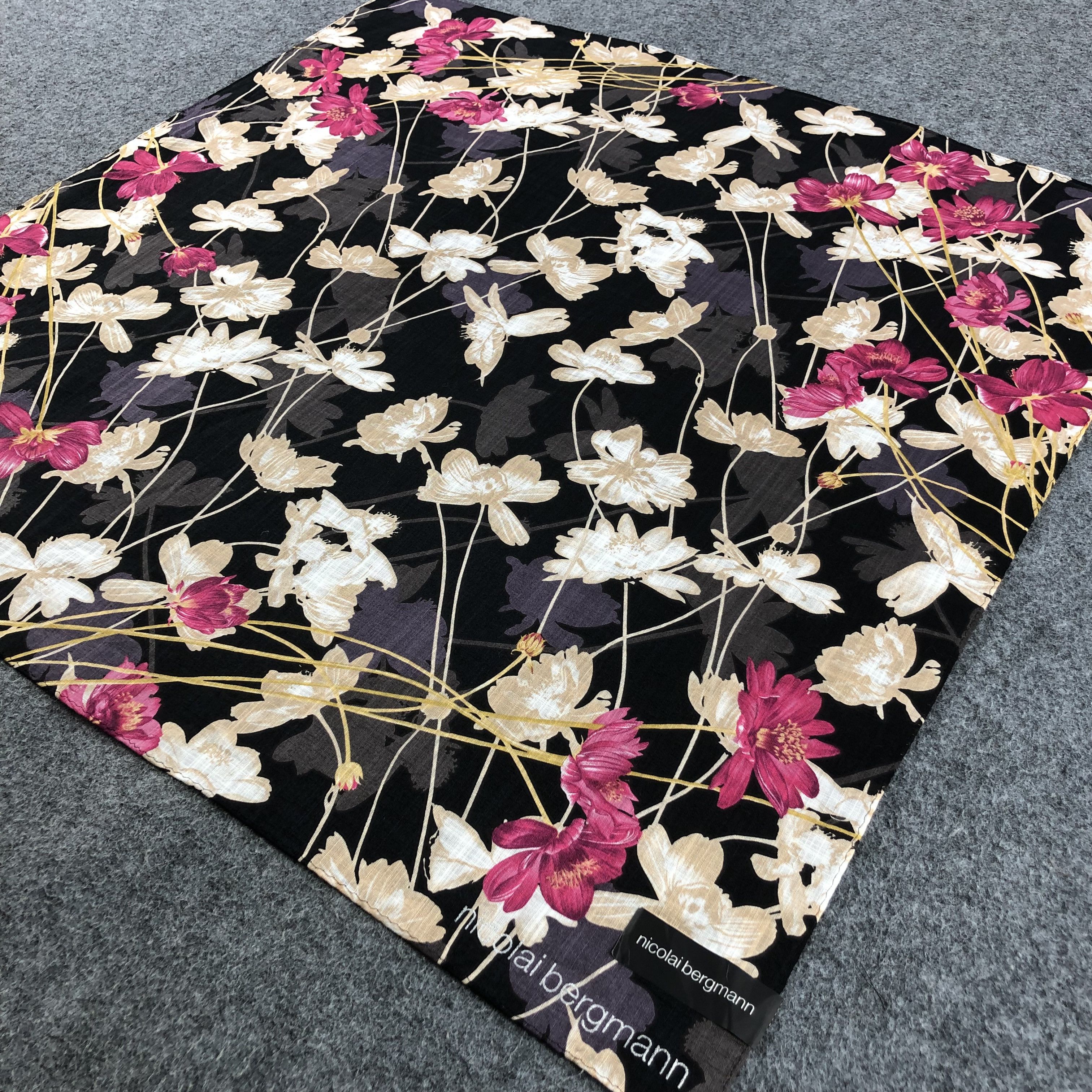 Vintage Nicolai Bergmann Handkerchief Neckerchief Bandana H1336 Size ONE SIZE - 4 Thumbnail