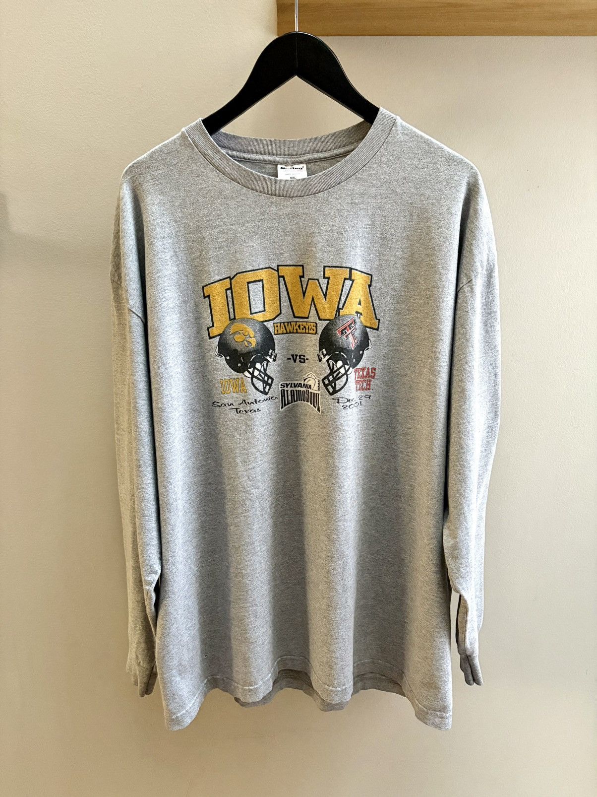 NCAA Iowa Hawkeyes VTG late 90s/2002 Alamo Bowl longsleeve shirt Size US XL / EU 56 / 4 - 1 Thumbnail