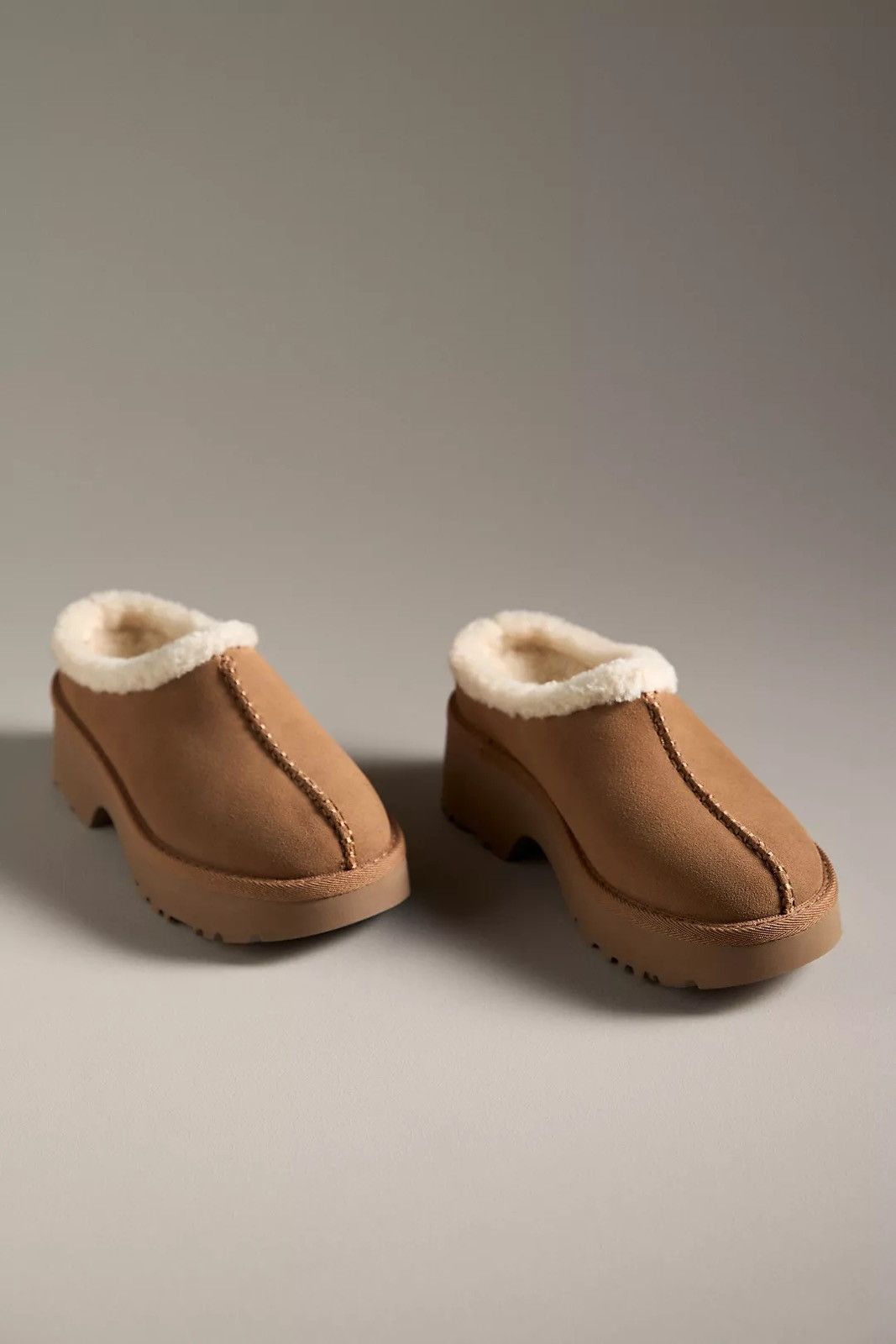 Ugg UGG® New Heights Cozy Clogs size 9 Size US 9 / IT 39 - 2 Thumbnail