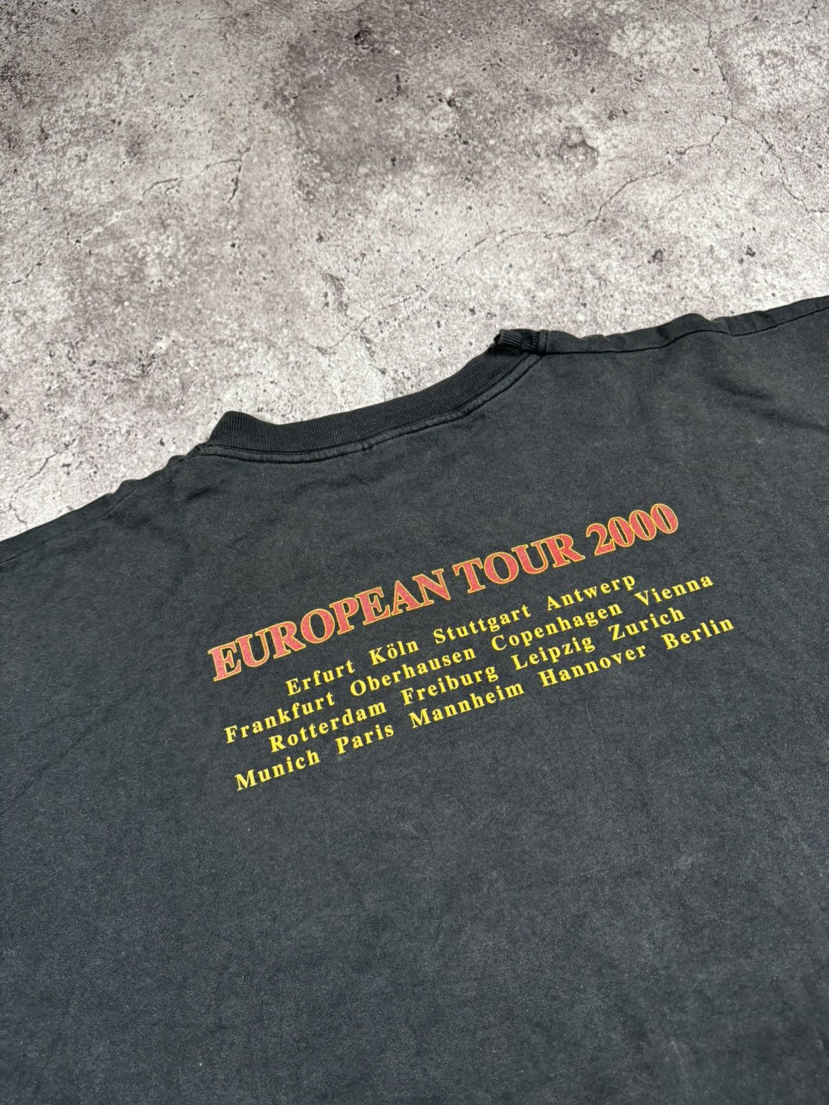 Band Tees Vintage 2000 Michael Flatley's "FEET OF FLAMES” Faded Band Size US XL / EU 56 / 4 - 2 Thumbnail