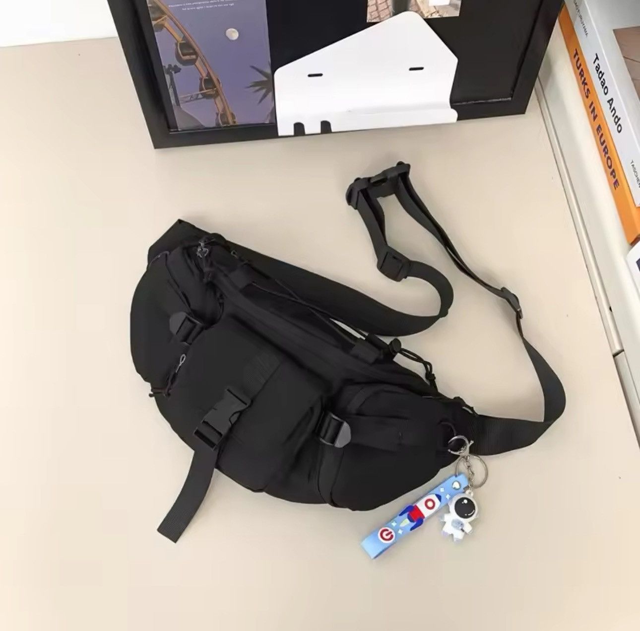 Japanese Brand Outdoor retro y2k multi pocket crossbody sling bag bum bag Size ONE SIZE - 3 Thumbnail