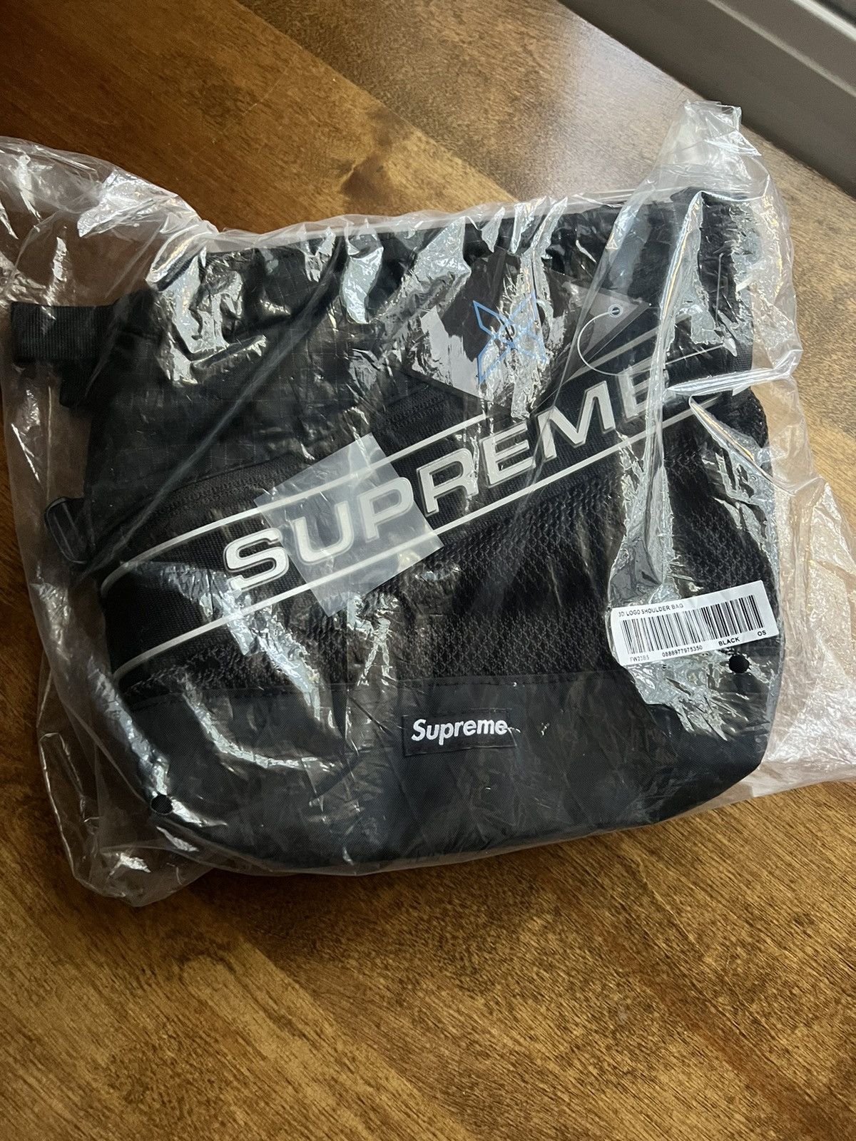 Supreme × Vintage Supreme Black 3D Logo Shoulder Bag Size ONE SIZE - 3 Thumbnail