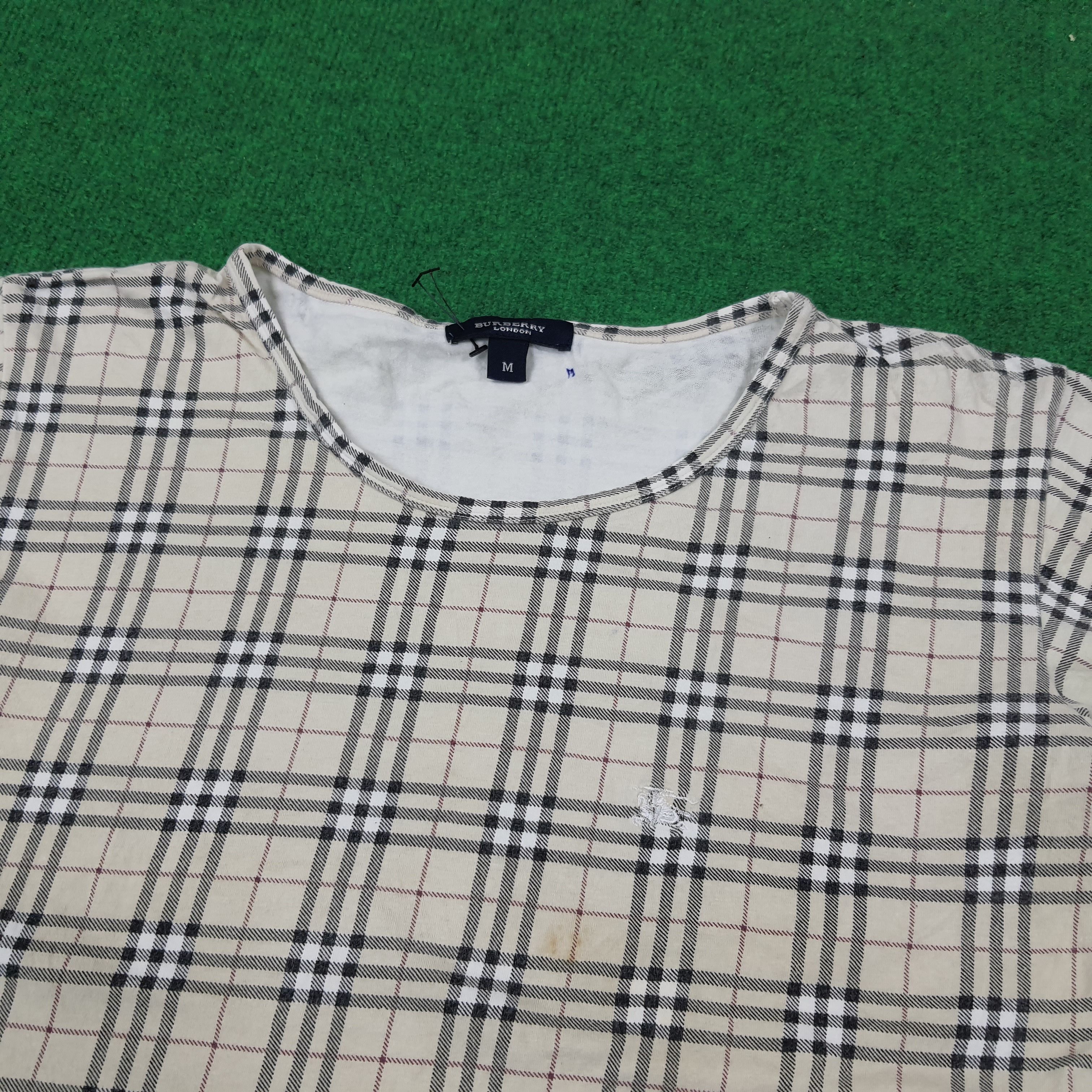 Burberry × Vintage Vintage Burberry London Nova Check Tshirt C219N33 Size S / US 4 / IT 40 - 2 Thumbnail