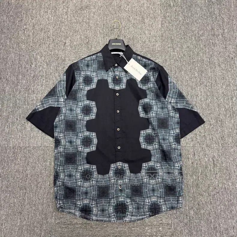 Acne Studios Acne Studios Printed Color Block Shirt Size US S / EU 44-46 / 1 - 1 Thumbnail