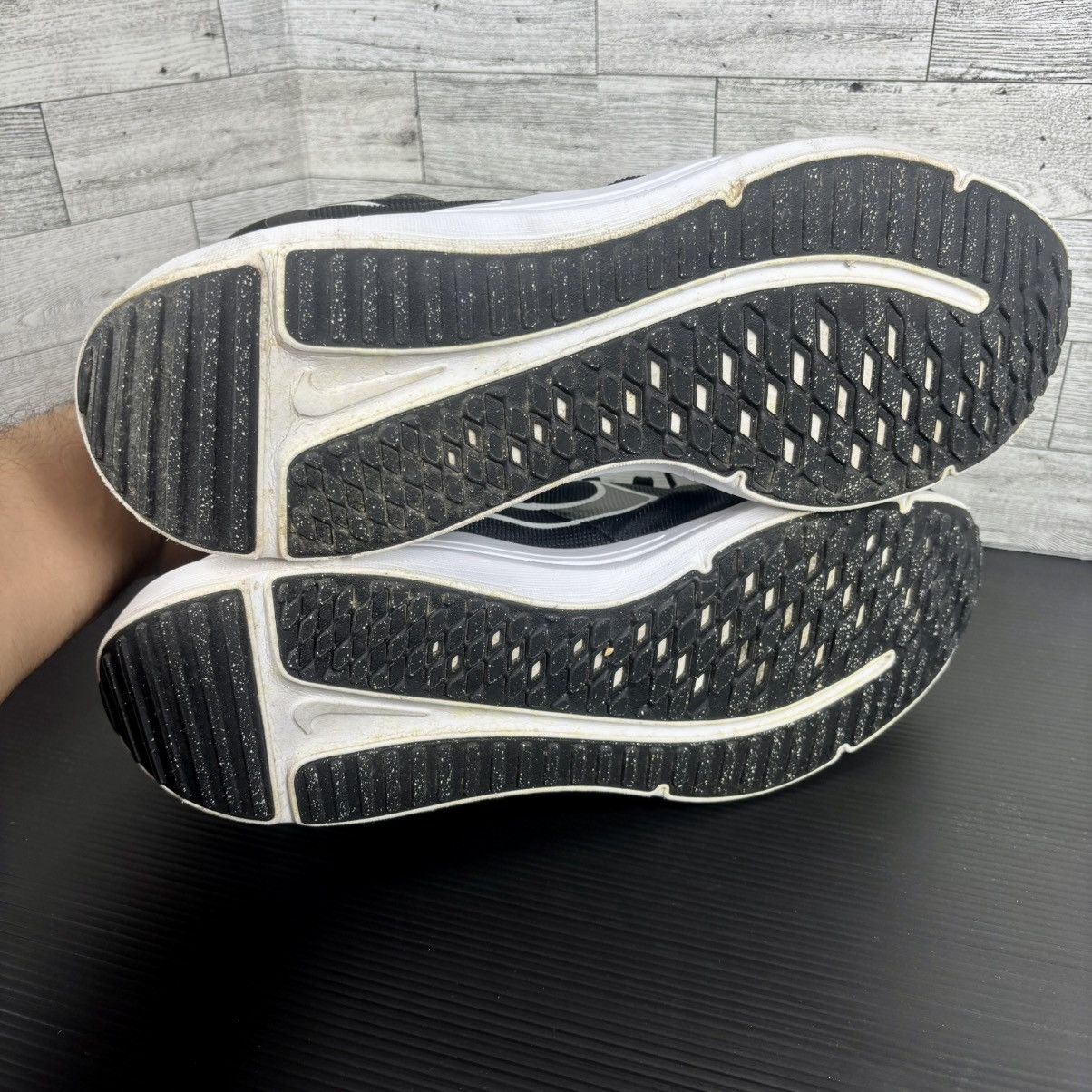 Nike Nike Downshifter Sz 13Black/White/Dark Smoke Grey Men's 12 Size US 13 / EU 46 - 8 Thumbnail