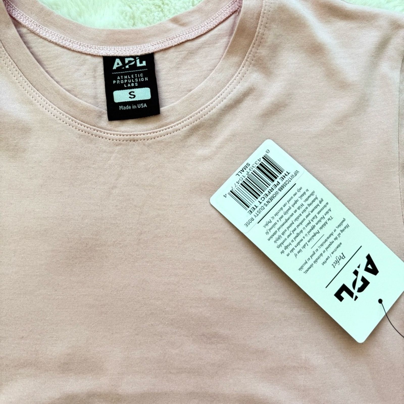 Athletic Propulsion Labs NWT!!! APL women T-shirt size S Authentic Retail 95$ Size S / US 4 / IT 40 - 5 Thumbnail
