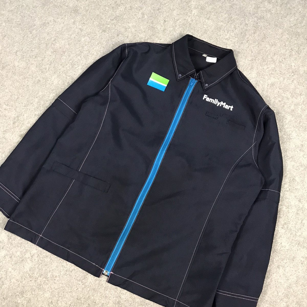 Japanese Brand FAMILY MART JAPAN ZIPPER UNIFORM JACKET Size US M / EU 48-50 / 2 - 4 Thumbnail