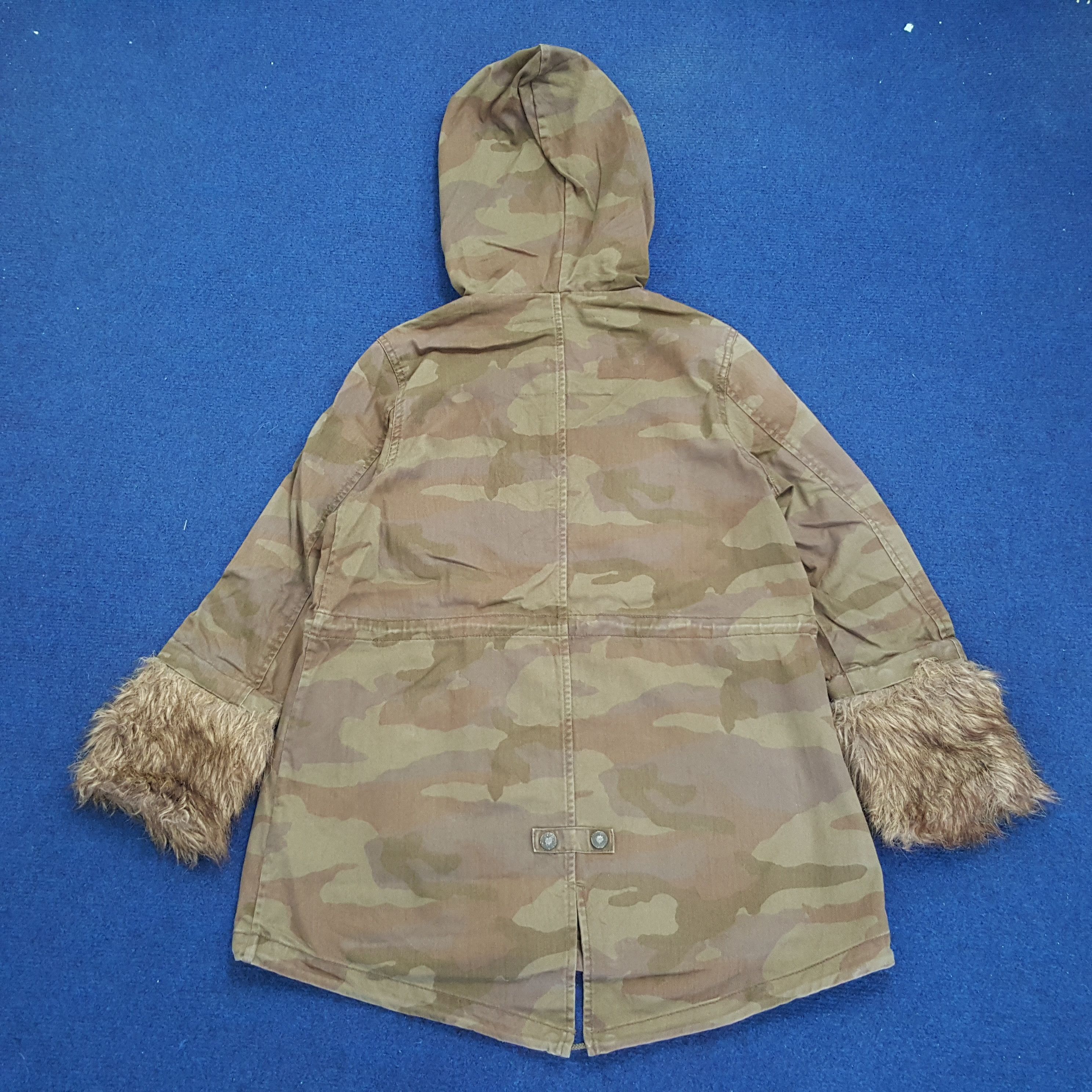 Levi's × Levi's Vintage Clothing × Vintage Vintage Levi's Winter Fleece Sleeve Camo Jacket Size US XS / EU 42 / 0 - 2 Thumbnail