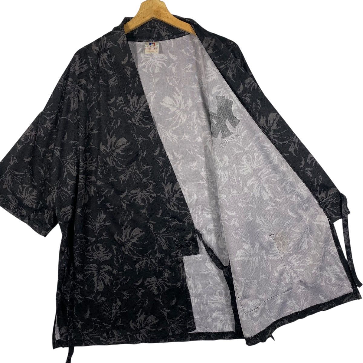 New York Yankees New York Yankees Kimono L Size Black Colour Size US L / EU 52-54 / 3 - 9 Thumbnail